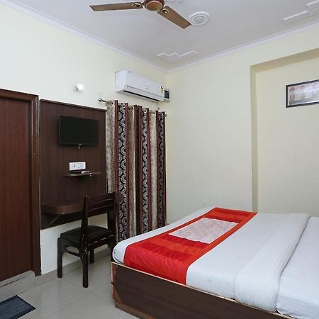 Отель Oyo 5424 Pushpanjali Residency Дехрадун Экстерьер фото