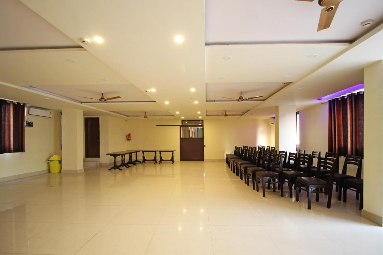 Отель Oyo 5424 Pushpanjali Residency Дехрадун Экстерьер фото