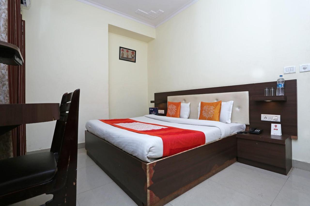 Отель Oyo 5424 Pushpanjali Residency Дехрадун Экстерьер фото